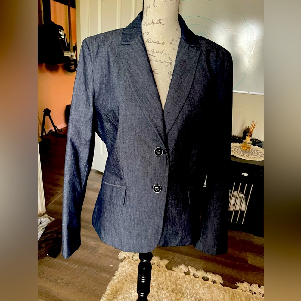 Gorgeous NY&C suit